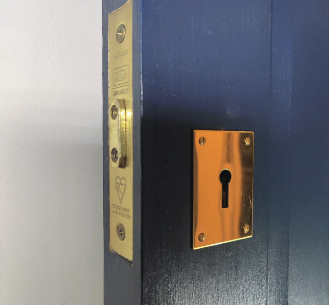 Lock repair 4 ensuring reliability in a locksmith emergency situation.